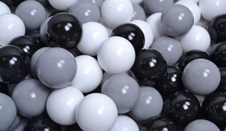 MeowBaby® zostava plastových guličiek 200 ks ?7cm čierne, šedé, biele